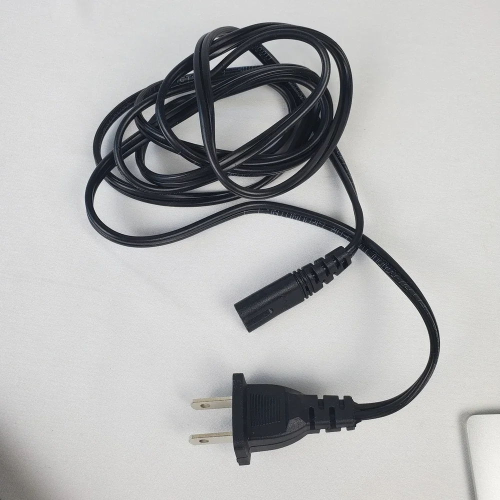 Apple TV 3rd Gen Rev A A1469 1080p HD Media Streamer W/ Remote and Cable WORKING